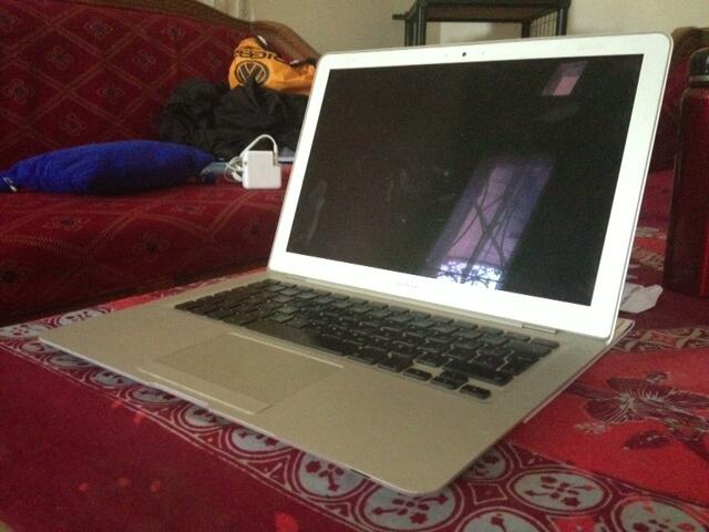 WTS Macbook Air First Gen 13" core2duo MURAH