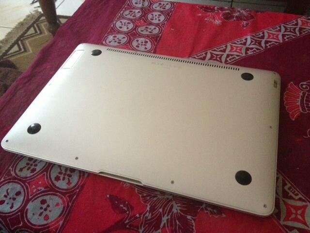 WTS Macbook Air First Gen 13" core2duo MURAH