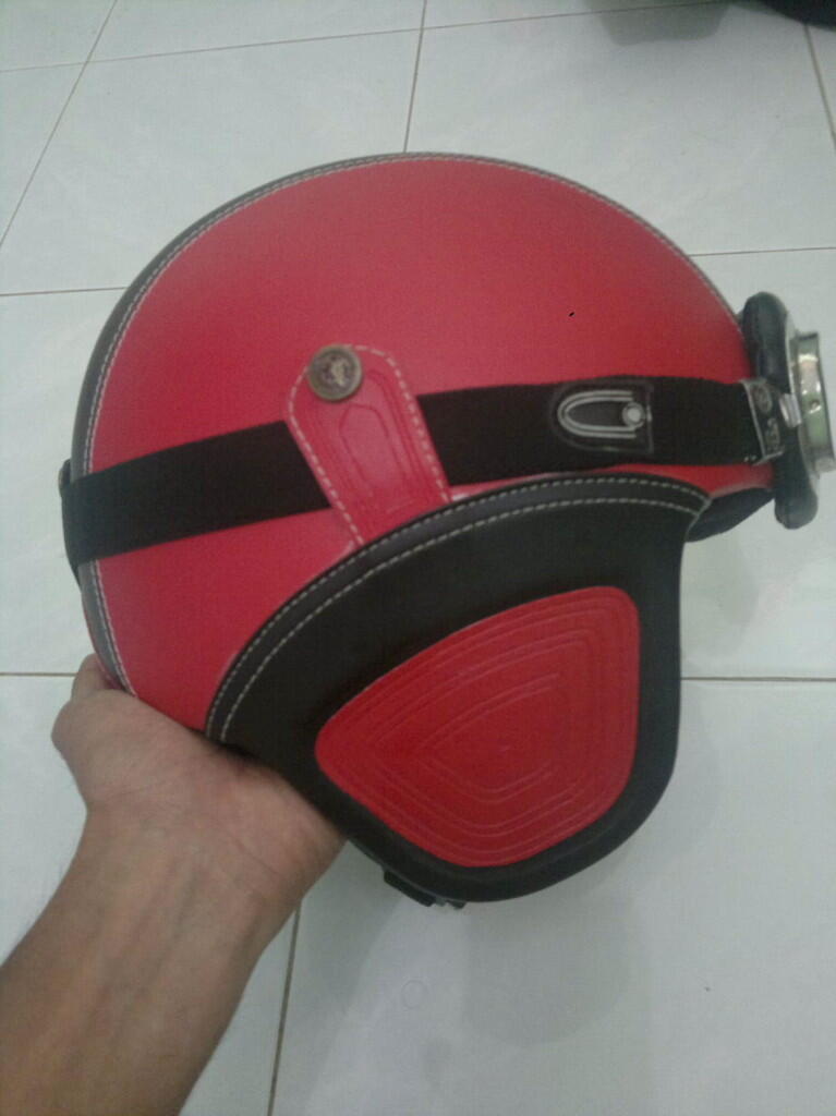 Terjual Helm Jadul Retro Klasik Classic Vespa  C70 