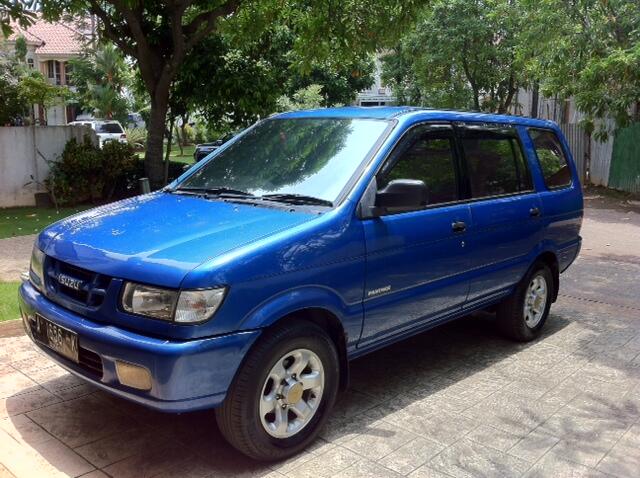 Terjual WTS ISUZU  PANTHER  THN 2001 LS 2 5 AT BIRU MUDA 