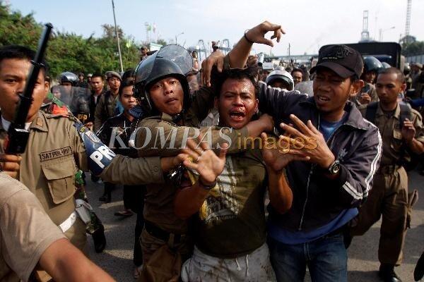 Mengenang Sedikit Luka Priok