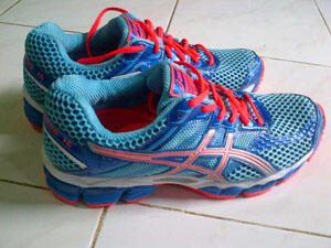 SEPATU RUNNING ASICS GEL CUMULUS 15 ORIGINAL MODEL TERBARU MURAH