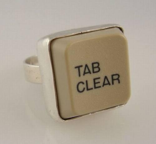 Aksesoris Antik Dan Unik Dari Tombol Keyboard &#91;KREATIF GAN&#93;