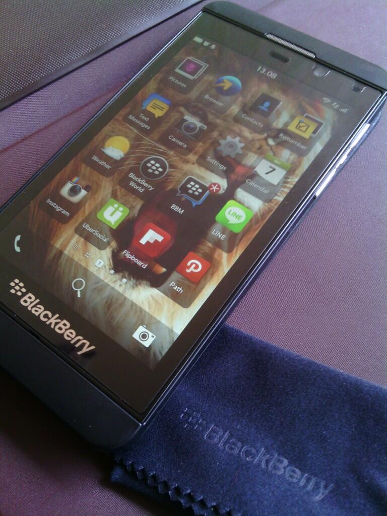 JUAL ★★★ Blackberry Z10 TAM 2nd sebulan Full Set+ Bonus ★★