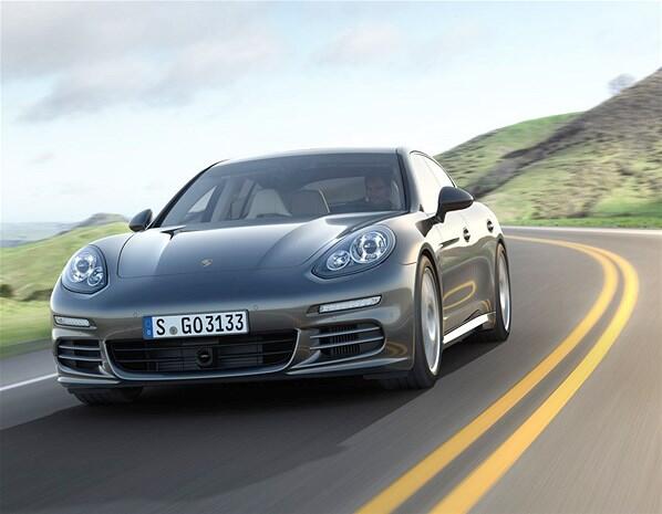Porsche Panerama 2013 &quot;lebih montok tapi gesit&quot;