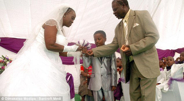 Bocah 8 Tahun Menikahi Wanita 61 Tahun Karena Bisikan Gaib