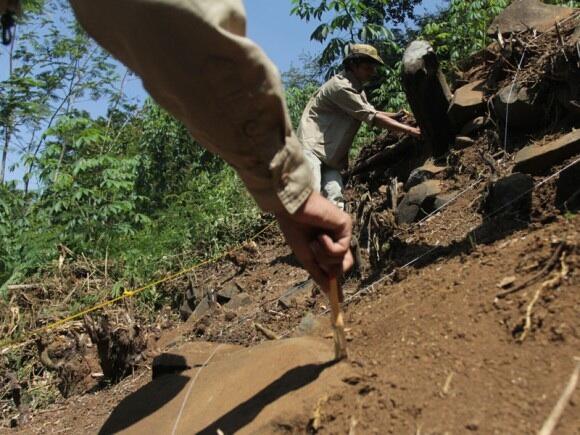 Balasan Dari Pintu Masuk Puden Berundak Gunung Padang Ditemukan Kaskus