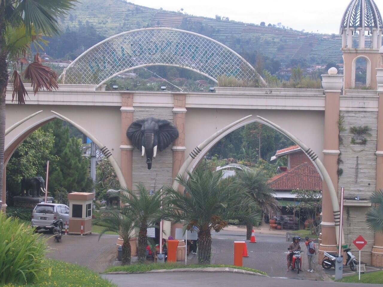 Berikut ini adalah daftar tempat wisata di Bandung Utara: