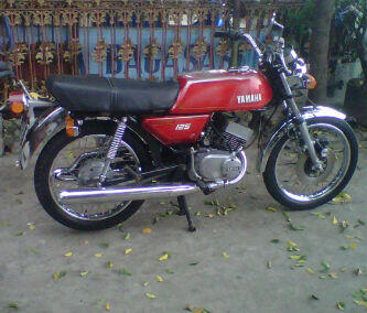 YAMAHA RX TWIN 125cc MERAH TAHUN 1976 ORISINILAN (BANDUNG)