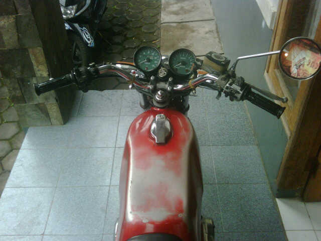 YAMAHA RX TWIN 125cc MERAH TAHUN 1976 ORISINILAN (BANDUNG)