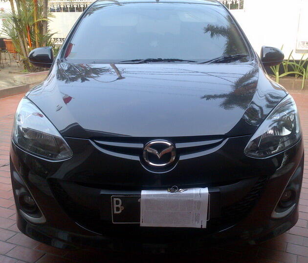 Mazda 2 tipe R Hitam 2011 + Mulus Rapi + Asuransi All Risk