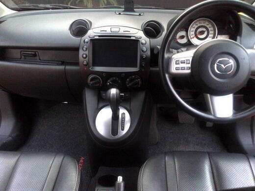 Mazda 2 tipe R Hitam 2011 + Mulus Rapi + Asuransi All Risk
