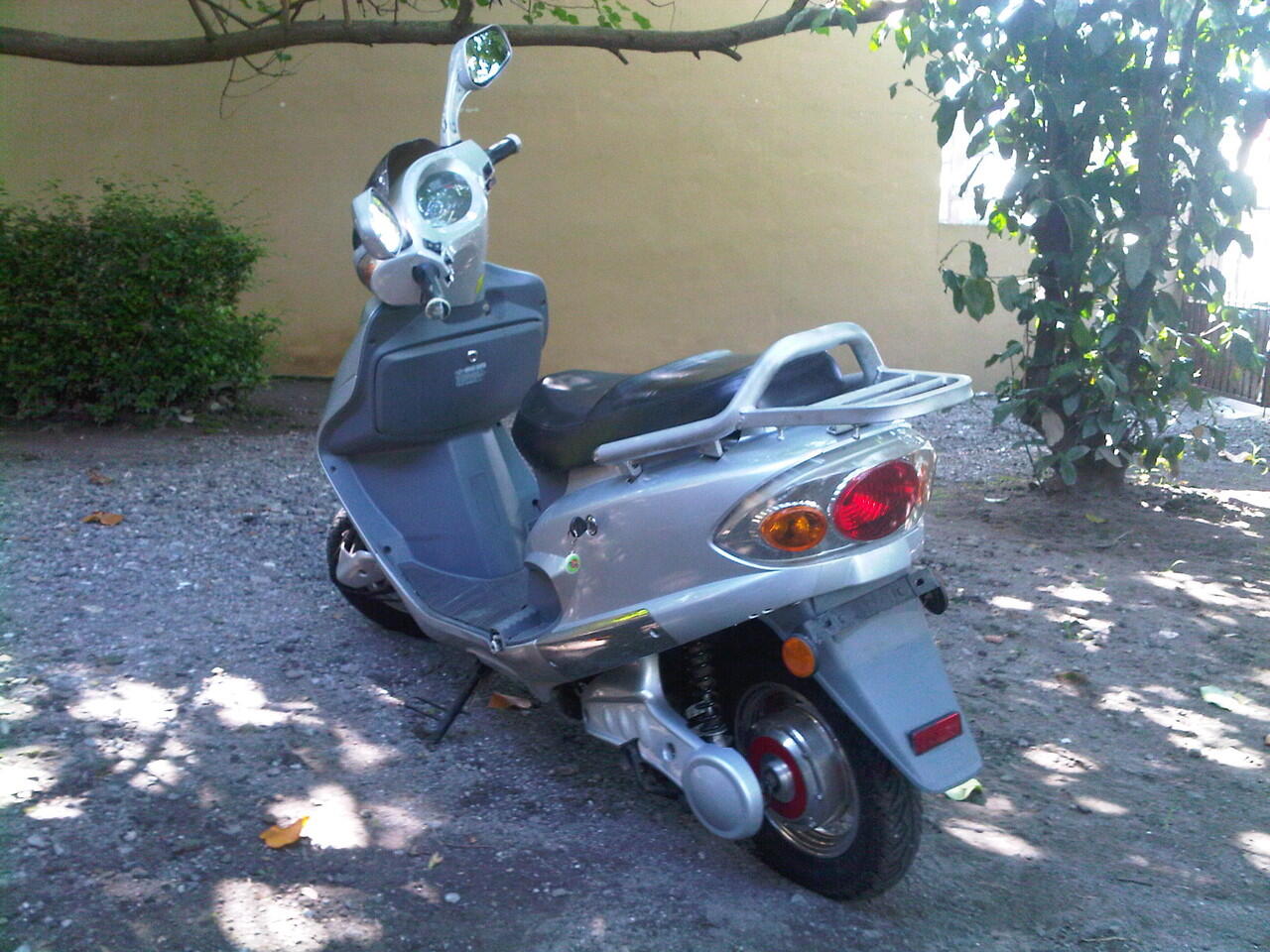 Sepeda Motor Listrik