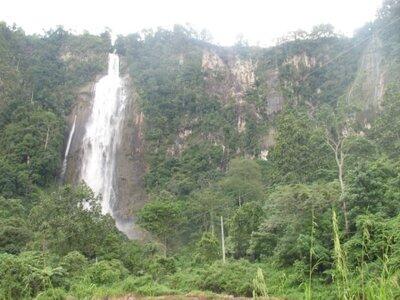 12 Air Terjun Tertinggi &amp; Terindah di INDONESIA