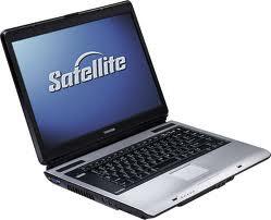 DITAWARKAN LAPTOP TOSHIBA SATELLITE A100 RAM 1,5GB HDD 100GB HARGA NEGO...
