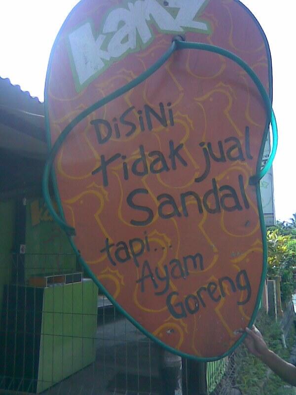Variasi sendal yang biasa dipakai shalat jumat (no sara, no smoking beibh)