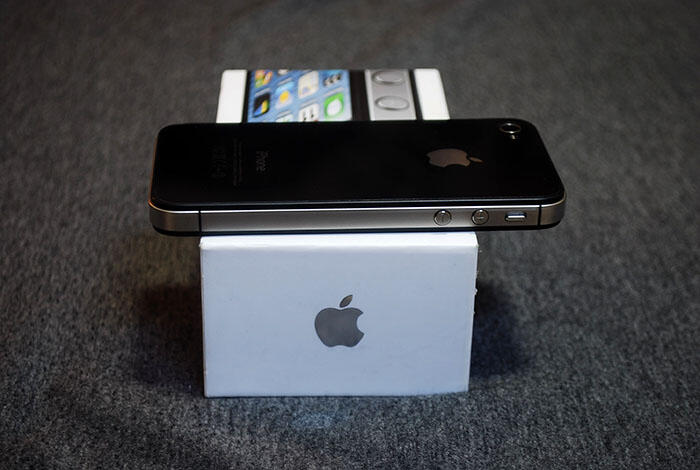 iPhone 4 & 4S || Black & White | 16Gb & 32GB | FULLSET | 2nd | MULUS || JOGJA