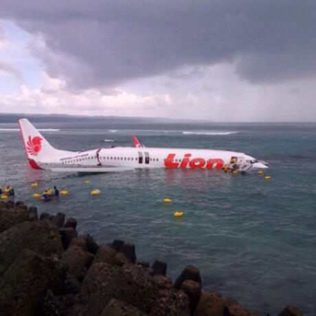 Pesawat Lion Air Jatuh Di Laut Dekat Bandara Ngurah Rai