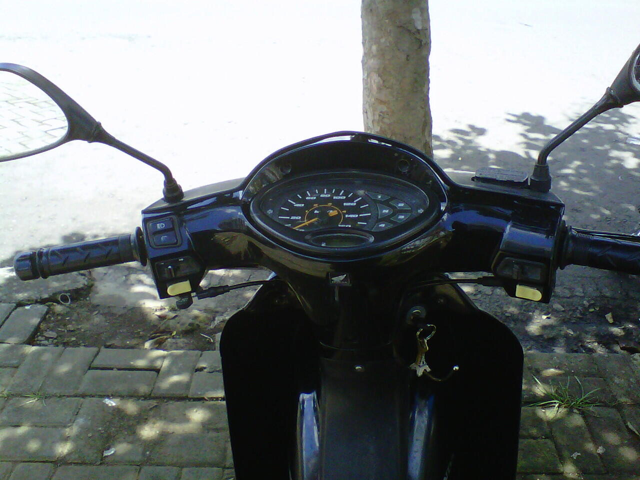 Sepeda Motor Kharisma 125cc Malang