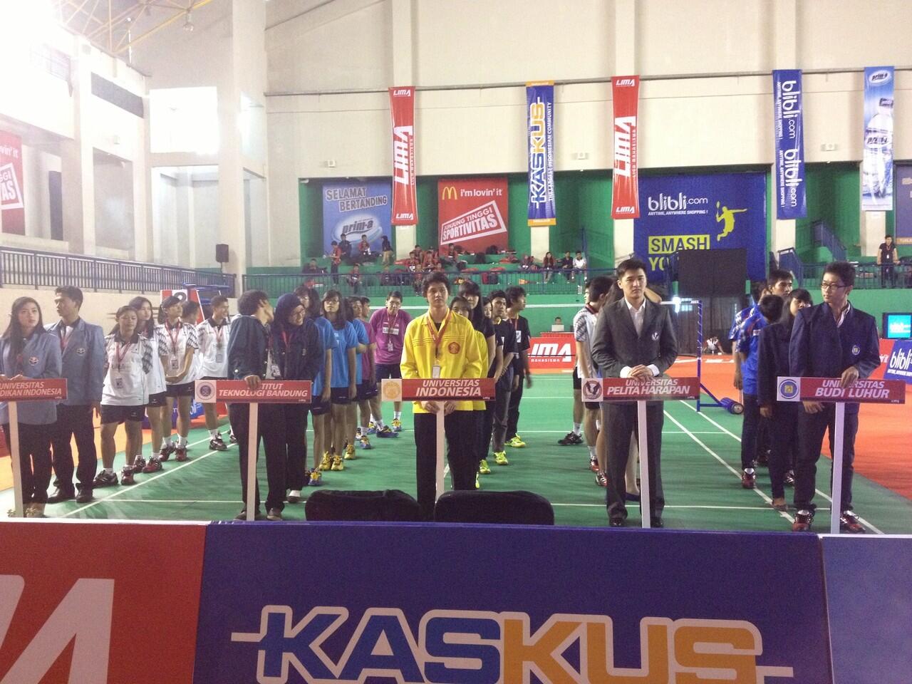 &#91;Live Posting&#93; Booth Kaskus ada di Liga Mahasiswa sesi badminton gan!