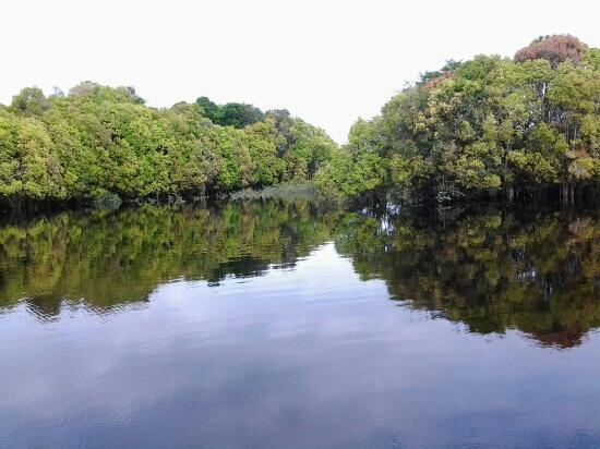 4 danau indonesia yang bisa berubah warna !!!cekidot gan