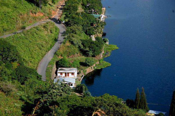 4 danau indonesia yang bisa berubah warna !!!cekidot gan