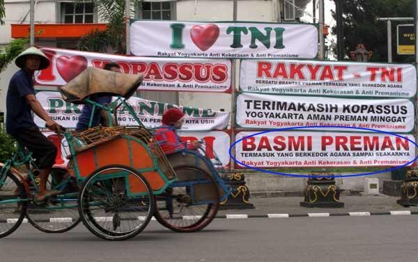 &#91;PIC Utk FPI Yogyakarta&#93; Komunitas Yogya Sebarkan Spanduk Pro Kopassus Basmi Preman