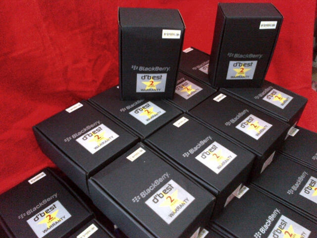 BLackberry CDMA SEDONA 9350 (TIpis ,Os.7 ) black & white BARU GARANSI 2 TAHUN