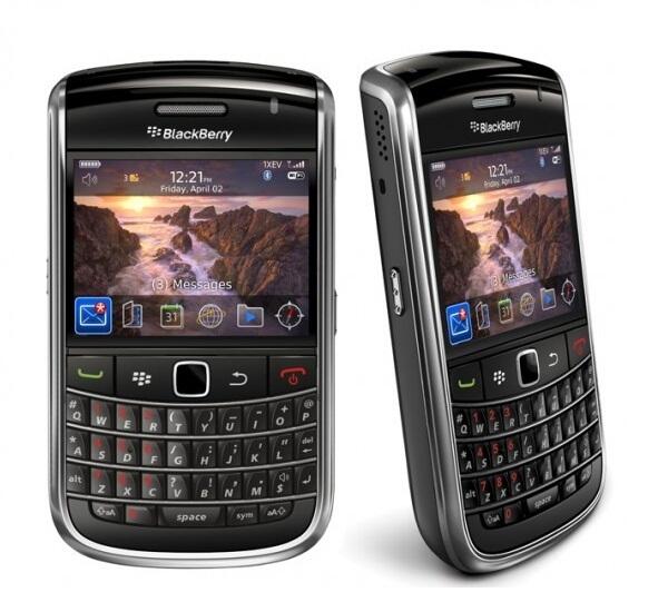 BLACKBERRY ESSEX 9650 GSM & CDMA OS.6 cam 3,2MP, 3G BARU GARANSI 2 TAHUN