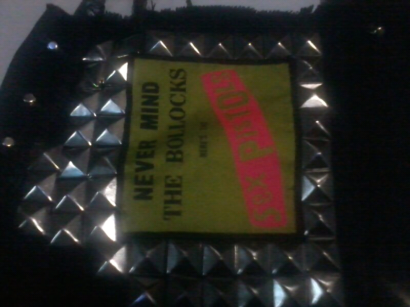 jual punk vest full patch ori full spike ( rompi punk )
