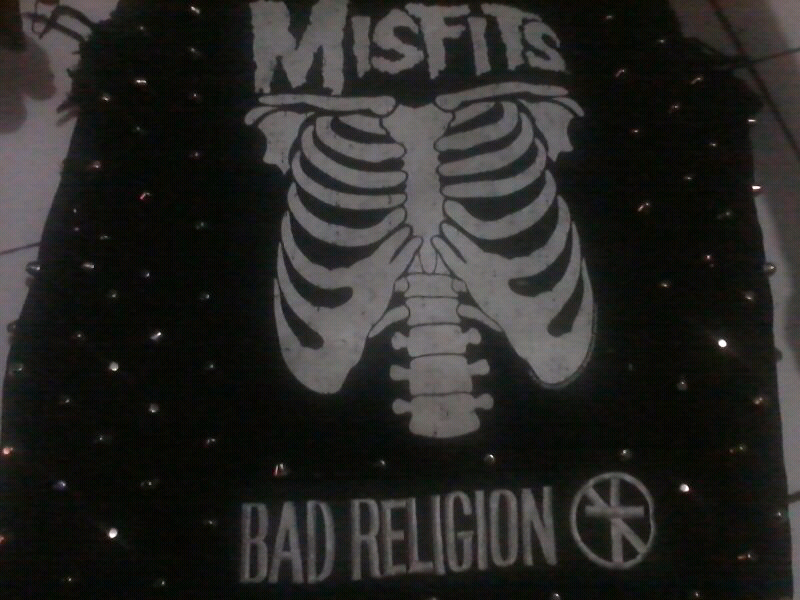 jual punk vest full patch ori full spike ( rompi punk )