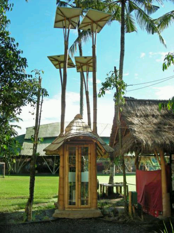 Uniknya ATM di Bali Yang Dibuat Dari Bambu