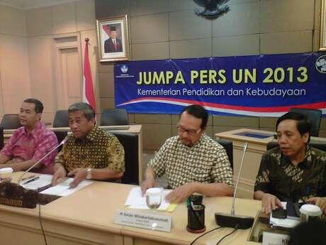Jadwal UN SMA/MA di 11 Provinsi Mundur Gara-gara 'Amplop'