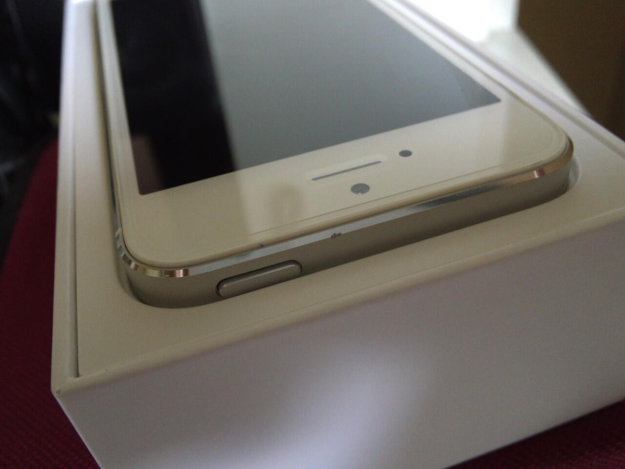 Apple iPhone 4S 64GB Wi-fI-Apple iPhone 5 64GB Wi-Fi