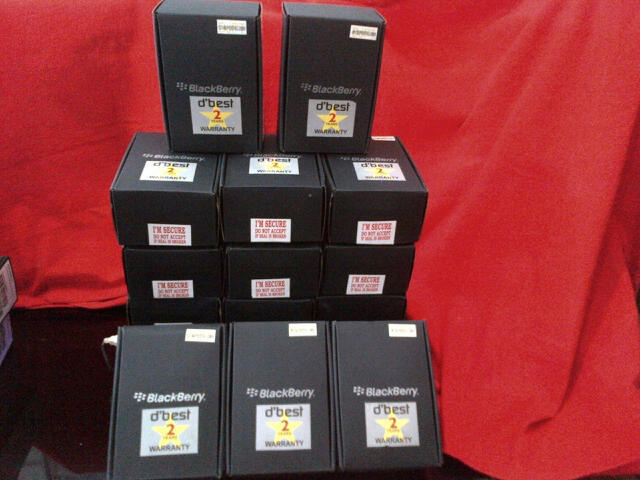 Blackberry Torch 9800 black & white Baru Garansi Distributior 2 Tahun