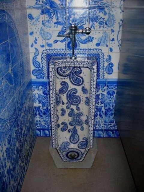 Galeri Toilet terlucu terbaik terkocak dan termahal.