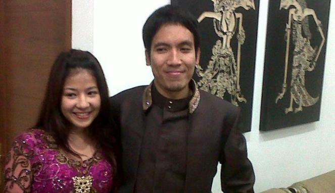 Tema 'The Beatles' di Pernikahan Desta-Natasha
