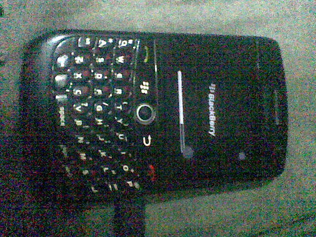 blackberry javelin 8900, bb badak 8700g ,nokia flip 6101 jogja/yogyakarta