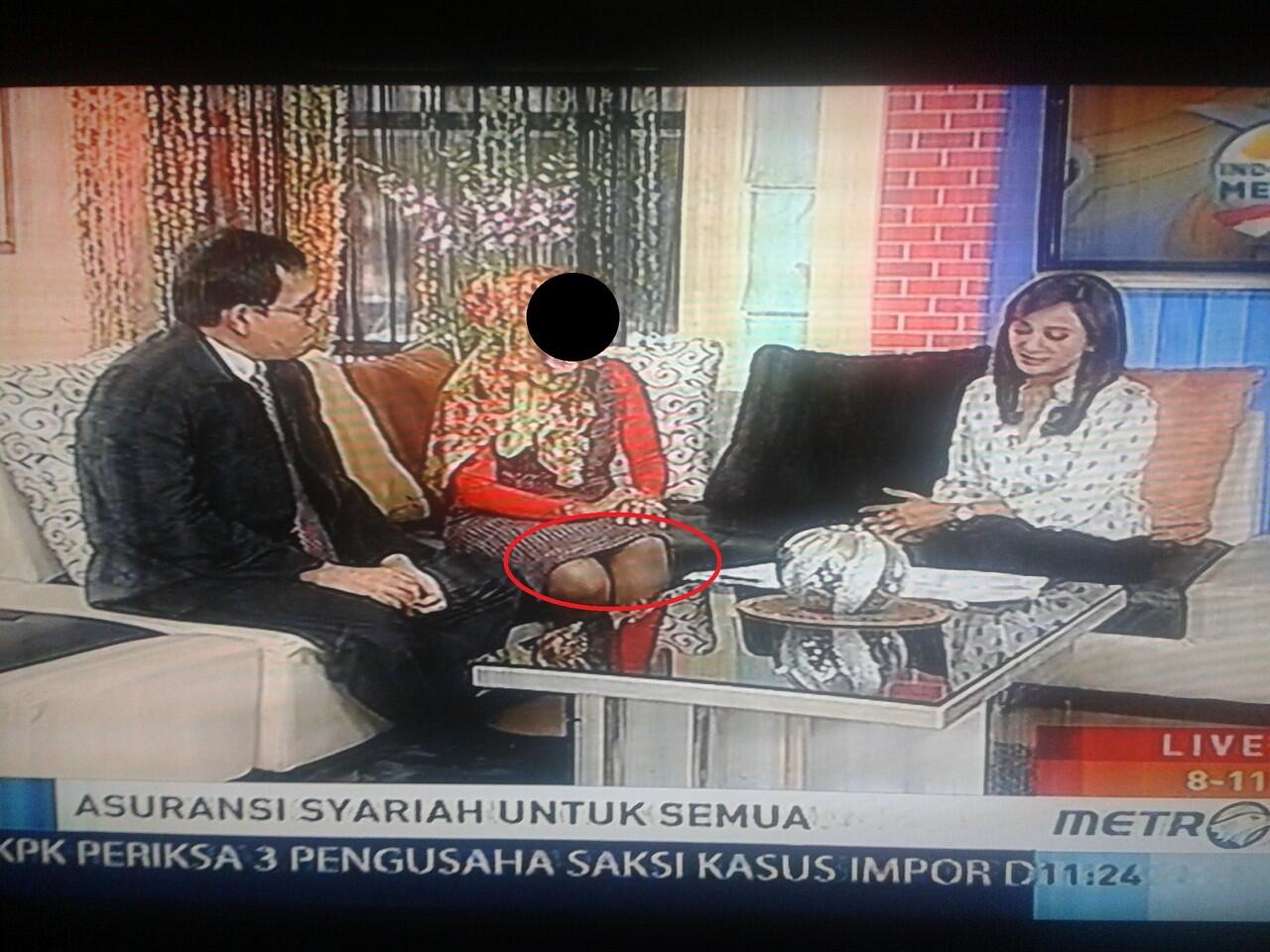 &#91;PIC&#93; Jilbab aneh di METRO TV td pagi