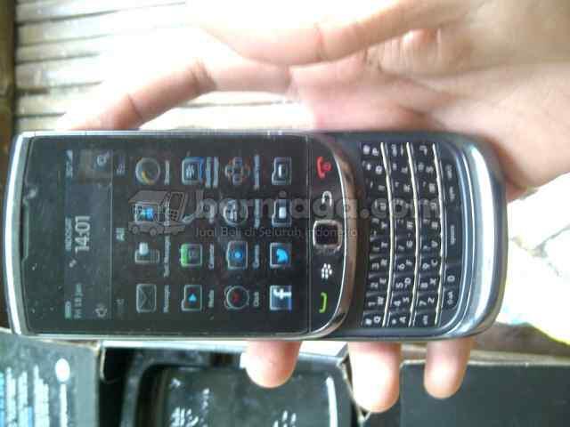 Blackberry 9800 Mulus Lengkap ( Bogor )