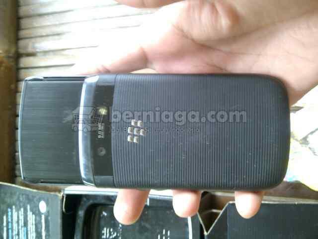 Blackberry 9800 Mulus Lengkap ( Bogor )