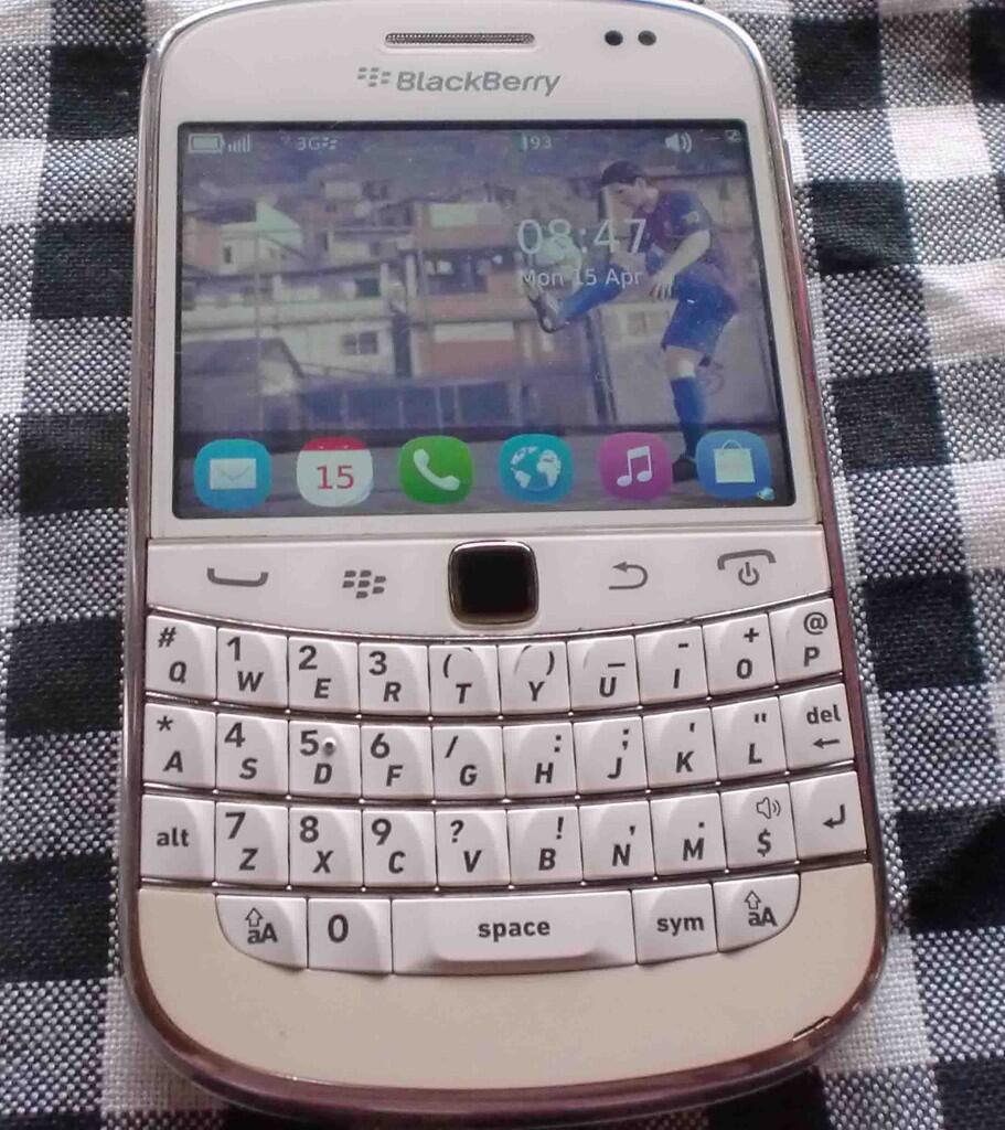 Blackberry 9900 Dakota white murah banyak bonus (Cimahi-Bandung)
