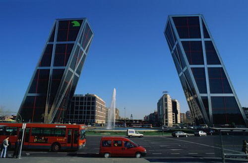 7 Bangunan Termiring di Dunia Selain Menara Pisa