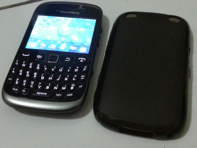 BLACKBERRY CURVE 9320 (AMSTRONG) fullset & good condition