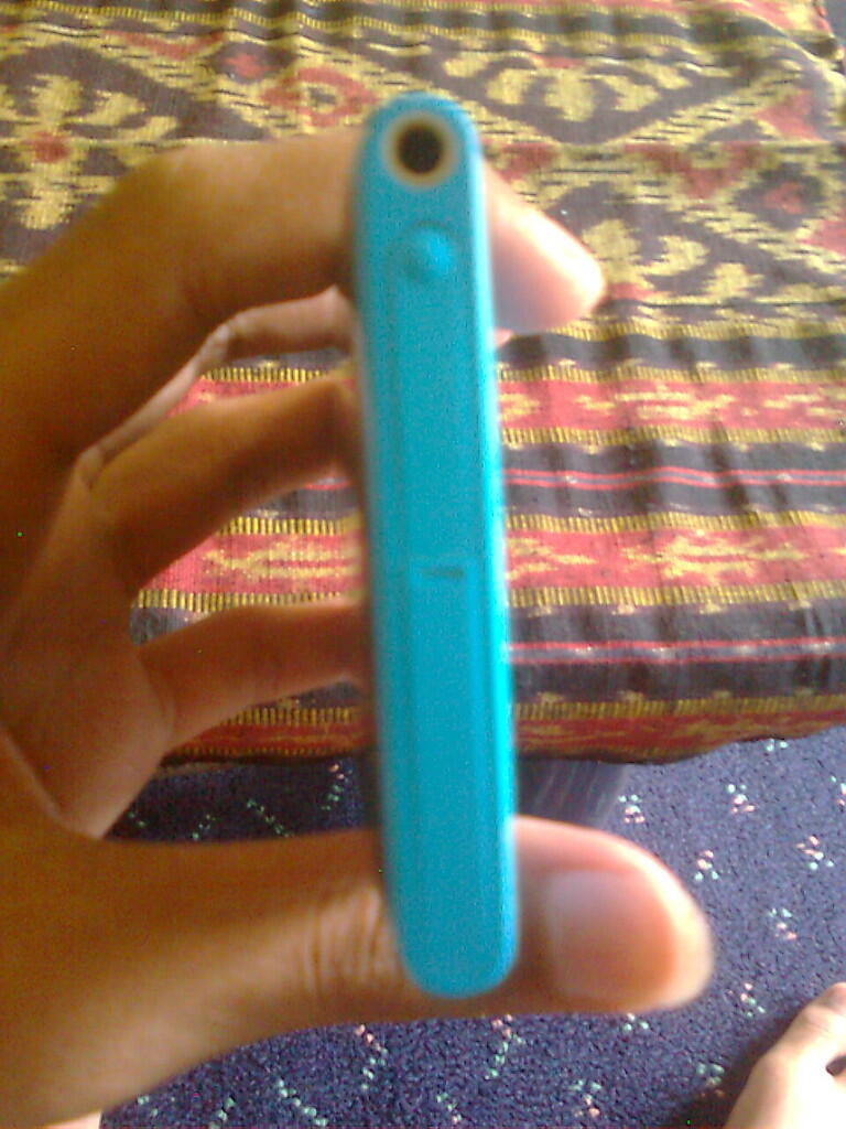 Lumia 800 Cyan Fullset -- Malang..... Rp 2.200.000