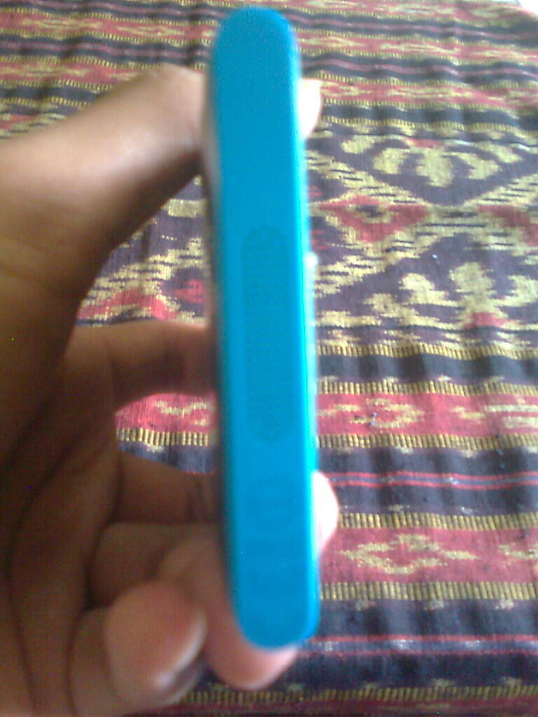 Lumia 800 Cyan Fullset -- Malang..... Rp 2.200.000