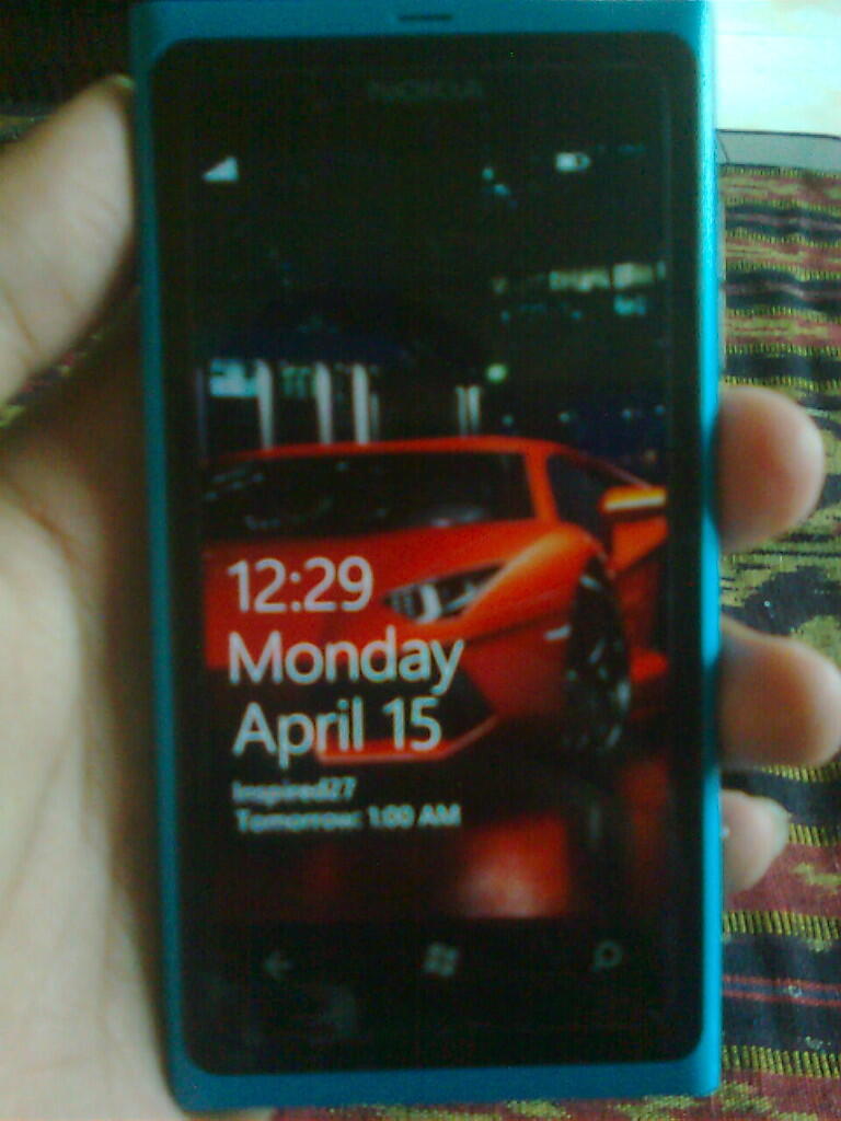 Lumia 800 Cyan Fullset -- Malang..... Rp 2.200.000