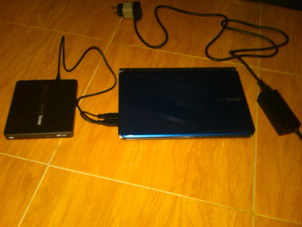 Notebook BenQ Blue Muluzz kondisi 99,99%