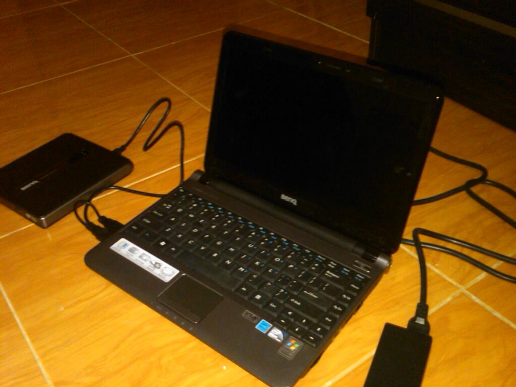 Notebook BenQ Blue Muluzz kondisi 99,99%