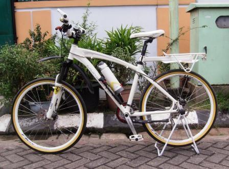 Terjual Sepeda MTB United Dominate 011 Putih KASKUS